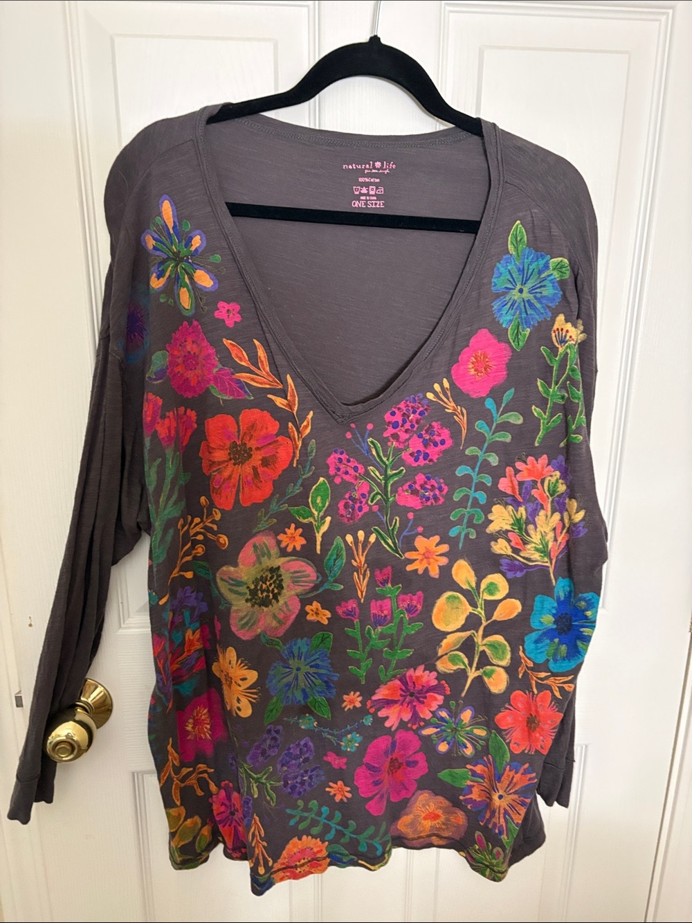 NATURAL LIFE Charcoal V-Neck Long Sleeve Top with Bright Floral Print